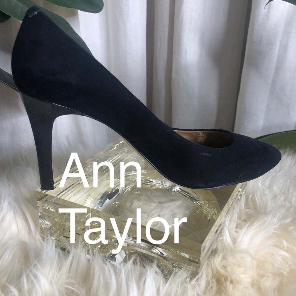 Ann Taylor black pump 7.5M